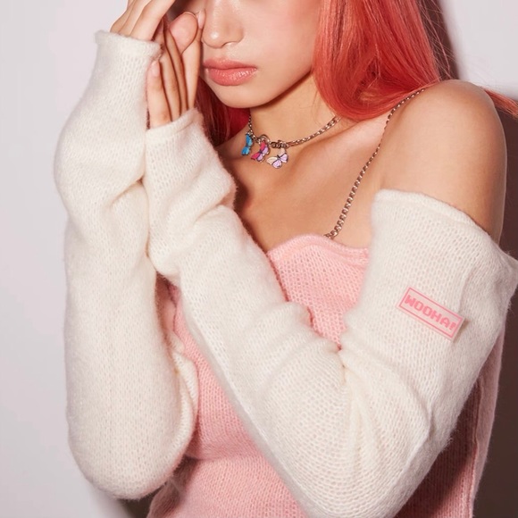 Color block off-shoulder sweater - Picture 5 of 5